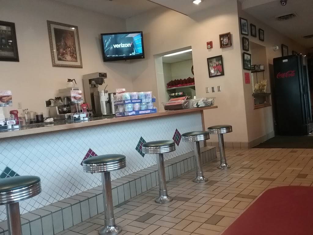 Parkette Family Restaurant | restaurant | 2022 E Pike St, Clarksburg, WV 26301, USA | 3046230155 OR +1 304-623-0155