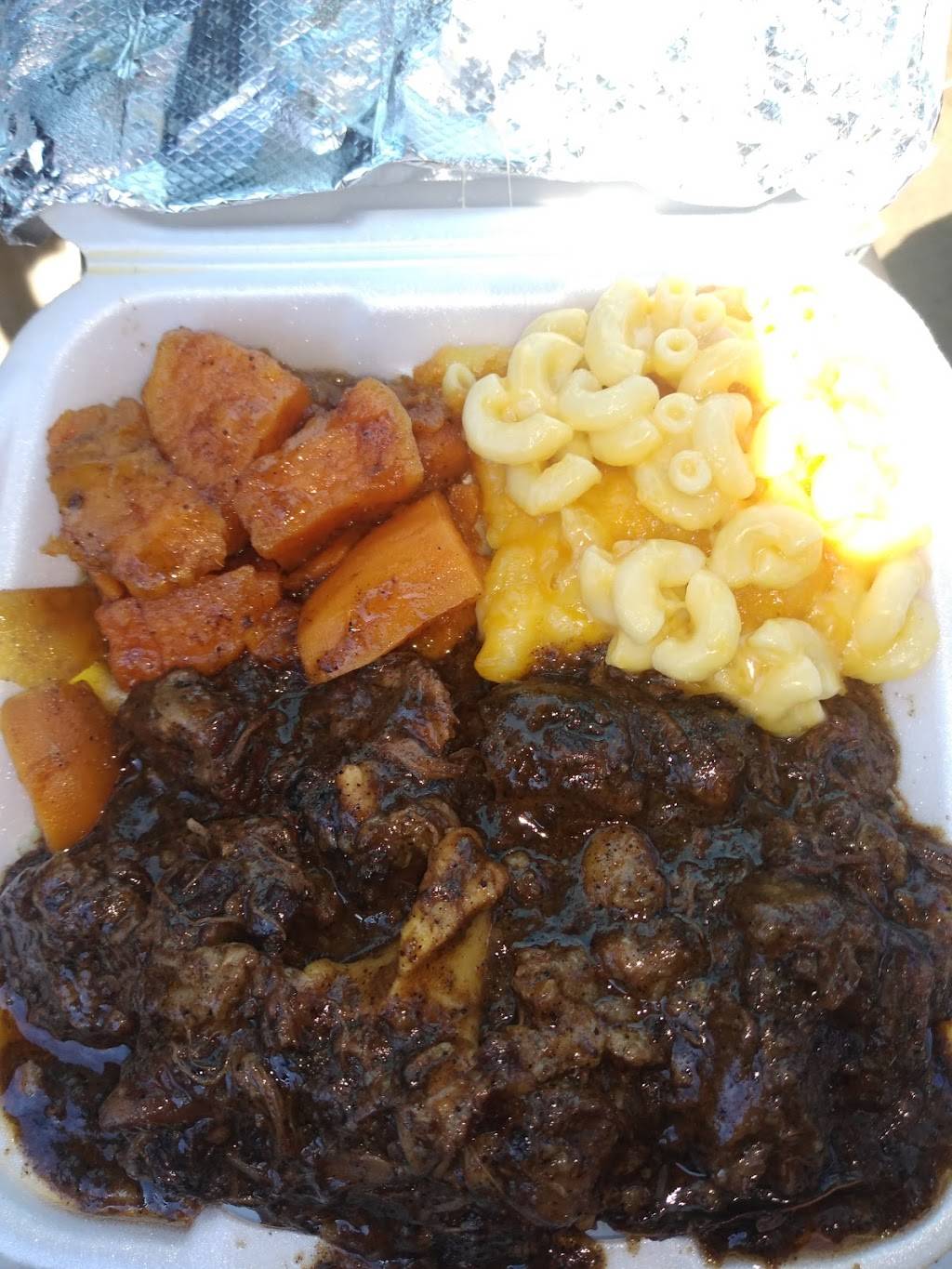 Mr.Cs Original Family Restaurant | restaurant | 3726 N Tryon St, Charlotte, NC 28206, USA | 9809995354 OR +1 980-999-5354