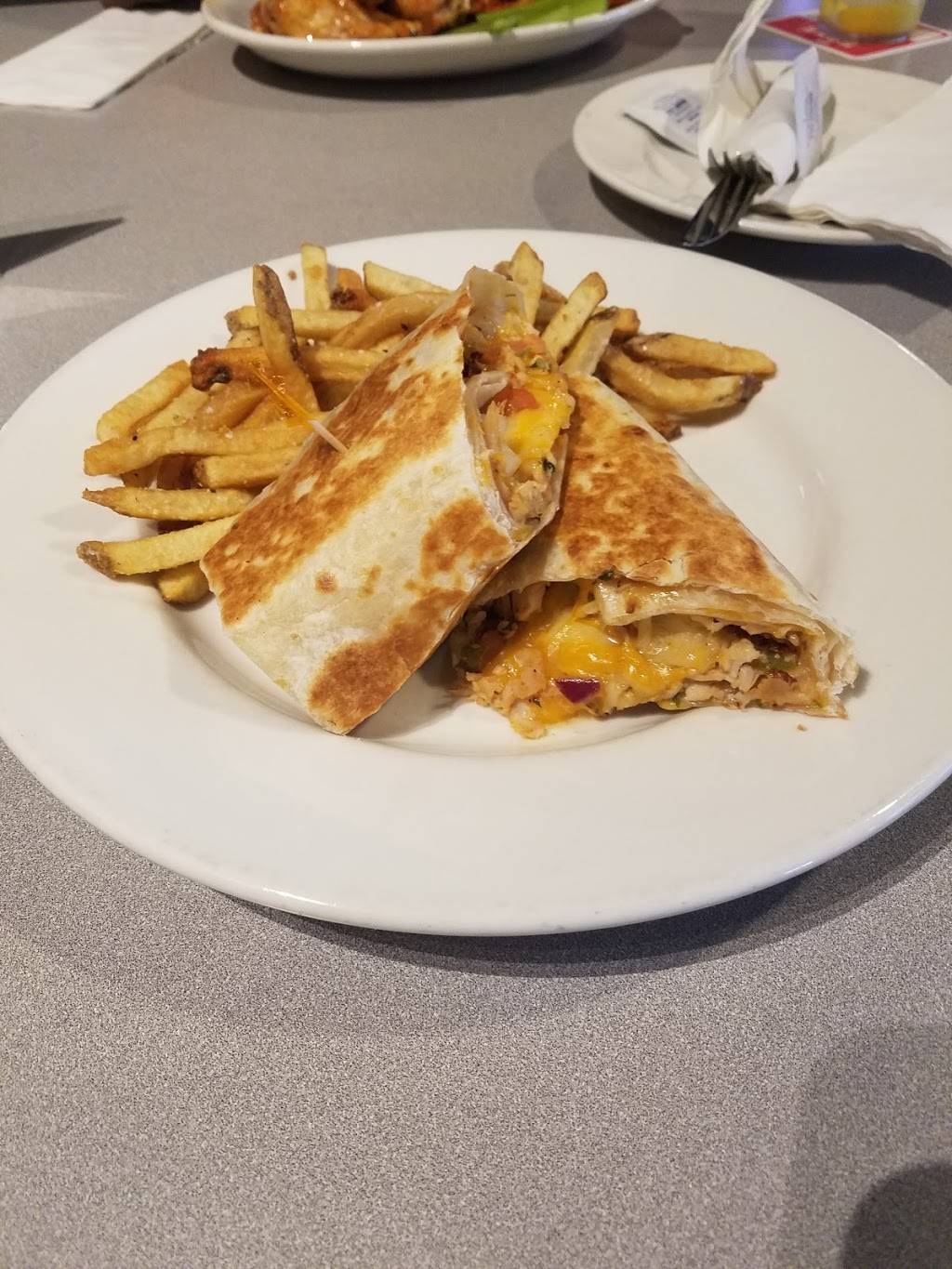 Bleachers Sports Grill | restaurant | 15410 S Mountain Pkwy # 109, Phoenix, AZ 85044, USA | 4807594034 OR +1 480-759-4034