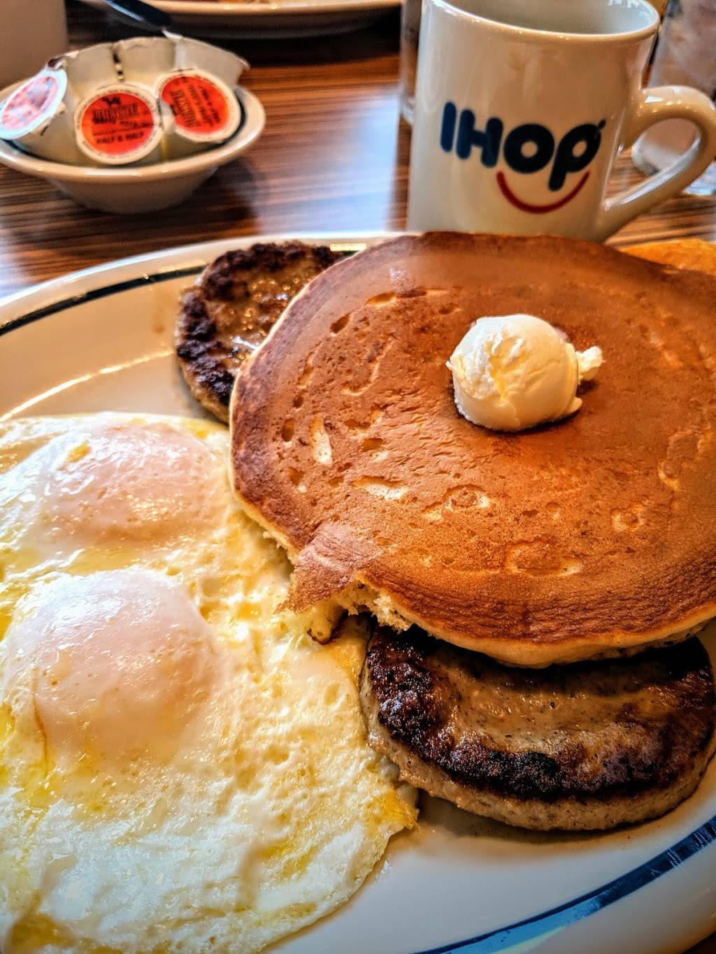 IHOP | restaurant | 24290 Liberty Harvest Ct, Sterling, VA 20166, USA | 7033270456 OR +1 703-327-0456