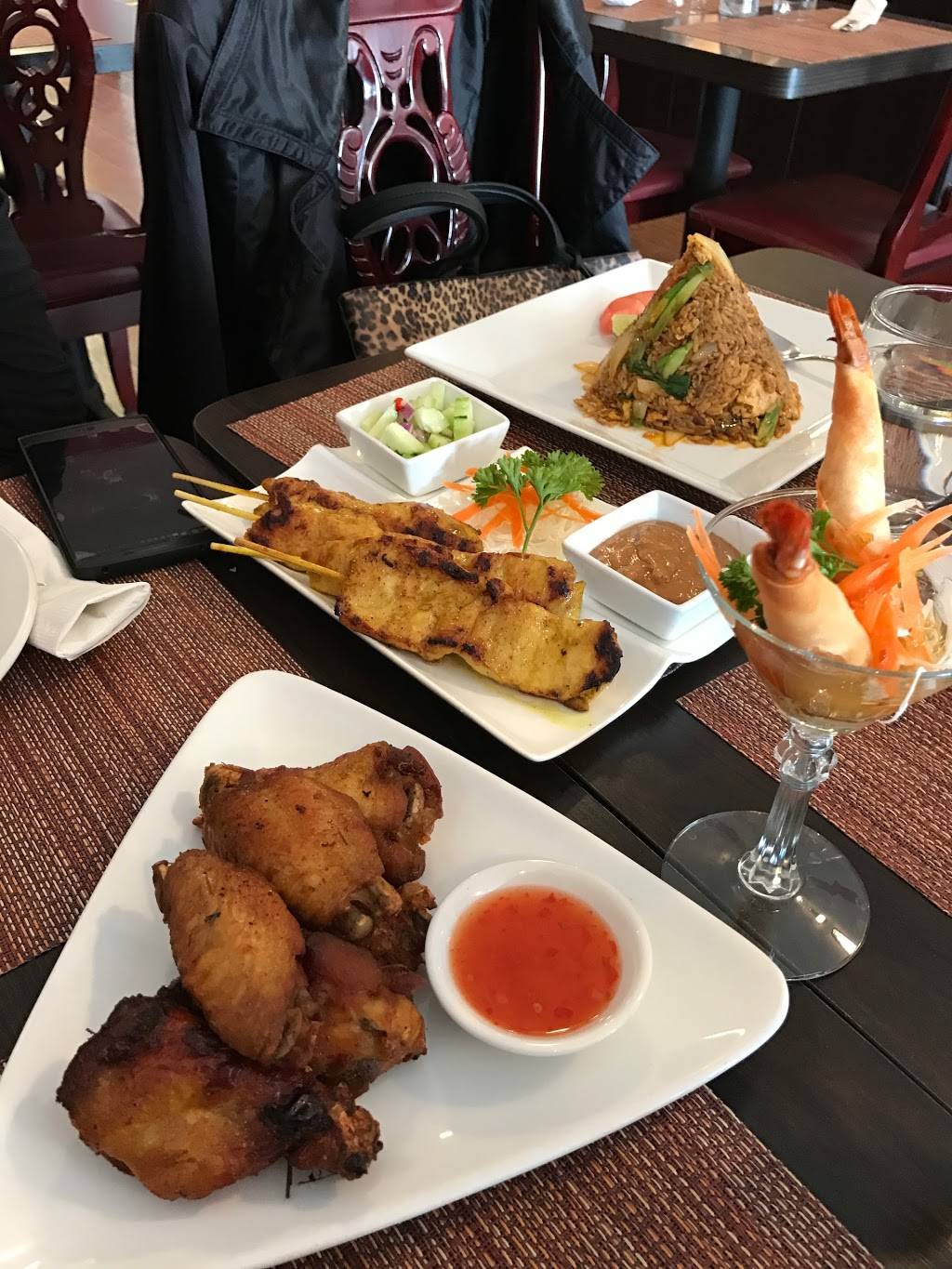 Bangkok Thai Cuisine | restaurant | 6144 N Lincoln Ave, Chicago, IL 60659, USA | 7734637034 OR +1 773-463-7034