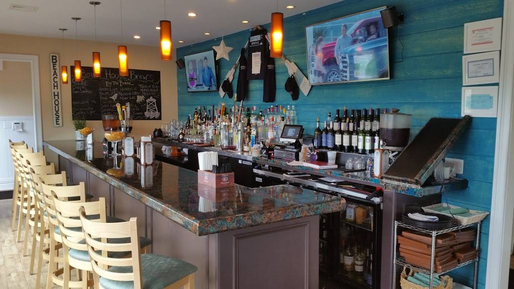 Beach House Grill | restaurant | 1 Dorne Dr, Stratford, CT 06615, USA | 2036127134 OR +1 203-612-7134