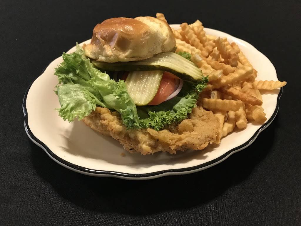 Pour Farmer’s Pub | restaurant | 210 W Tremont St, Odell, IL 60460, USA | 8159982556 OR +1 815-998-2556