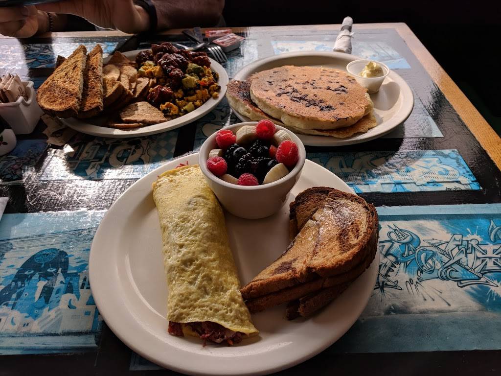 Allston Diner | restaurant | 431 Cambridge St, Allston, MA 02134, USA | 6172088741 OR +1 617-208-8741