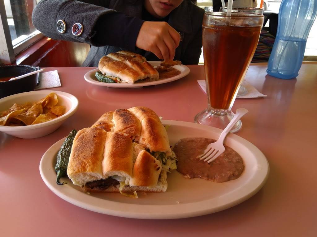 Tortas Reynas | restaurant | No. 902, Av. Ruiz 9, Zona Centro, 22800 Ensenada, B.C., Mexico | 016461781275 OR +52 646 178 1275