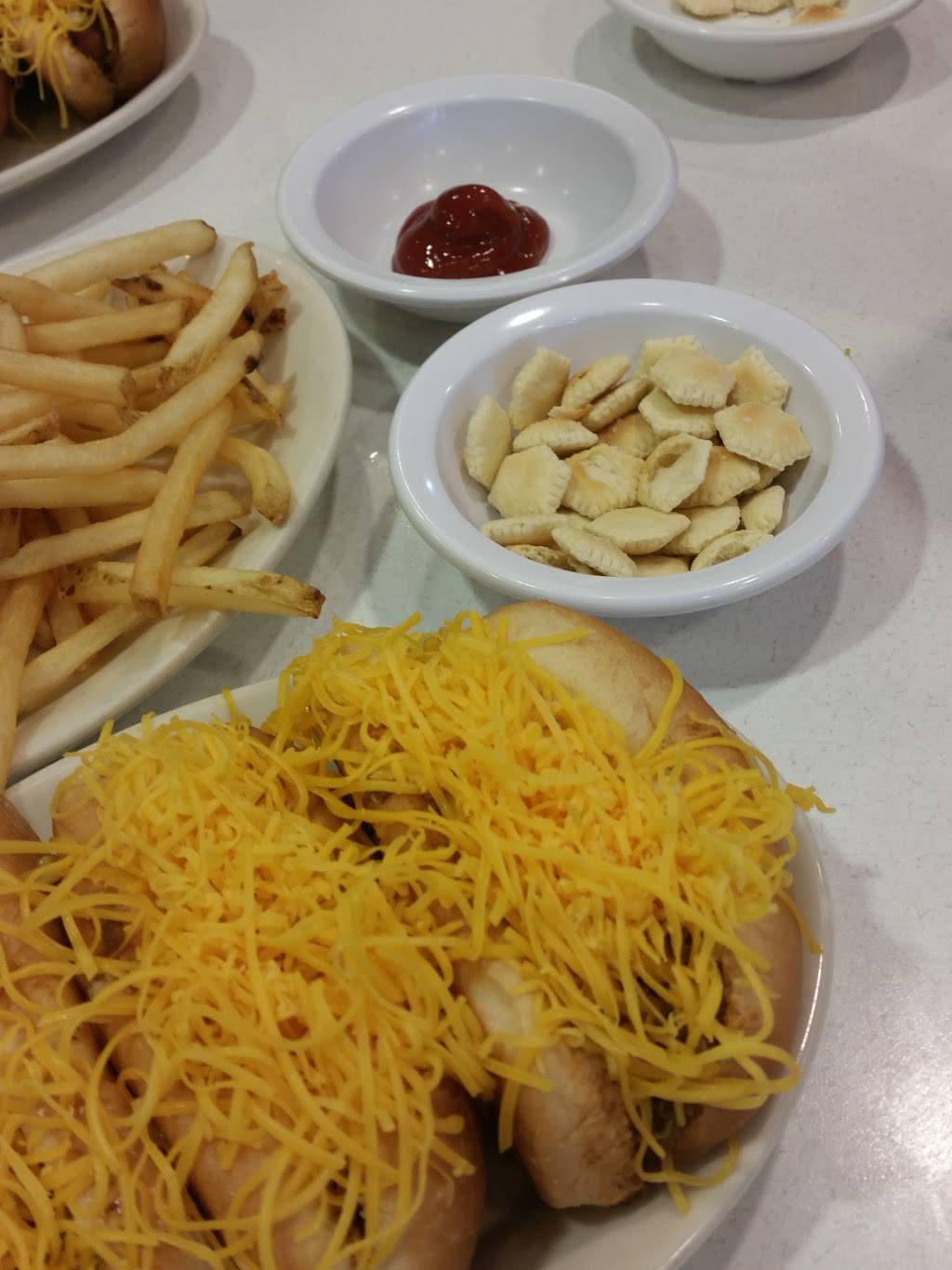 Skyline Chili | restaurant | 2649 Enterprise Dr, Anderson, IN 46013, USA | 7656404460 OR +1 765-640-4460