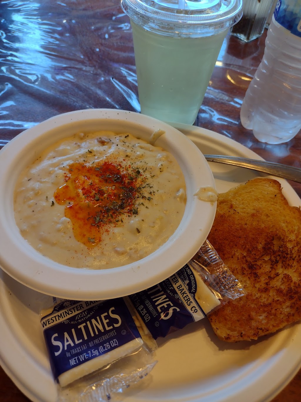 Mollies Food Follies | restaurant | 3101 SE Ferry Slip Rd, Newport, OR 97365, USA | 5419616310 OR +1 541-961-6310