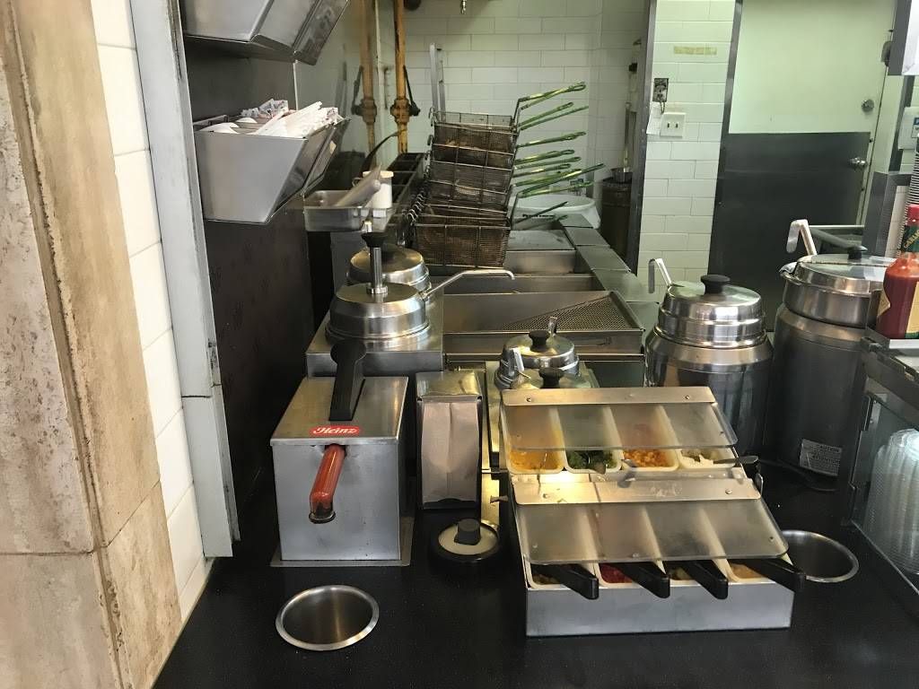 New York Fries - Carlingwood Mall | restaurant | 2121 Carling Ave Unit 725, Ottawa, ON K2A 1H2, Canada | 6137293713 OR +1 613-729-3713