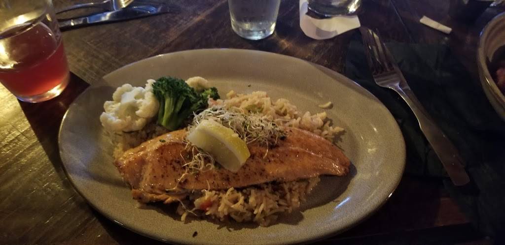 IRONWORKS kitchen | restaurant | 529 Dundas St, Woodstock, ON N4S 1C3, Canada | 5192900926 OR +1 519-290-0926