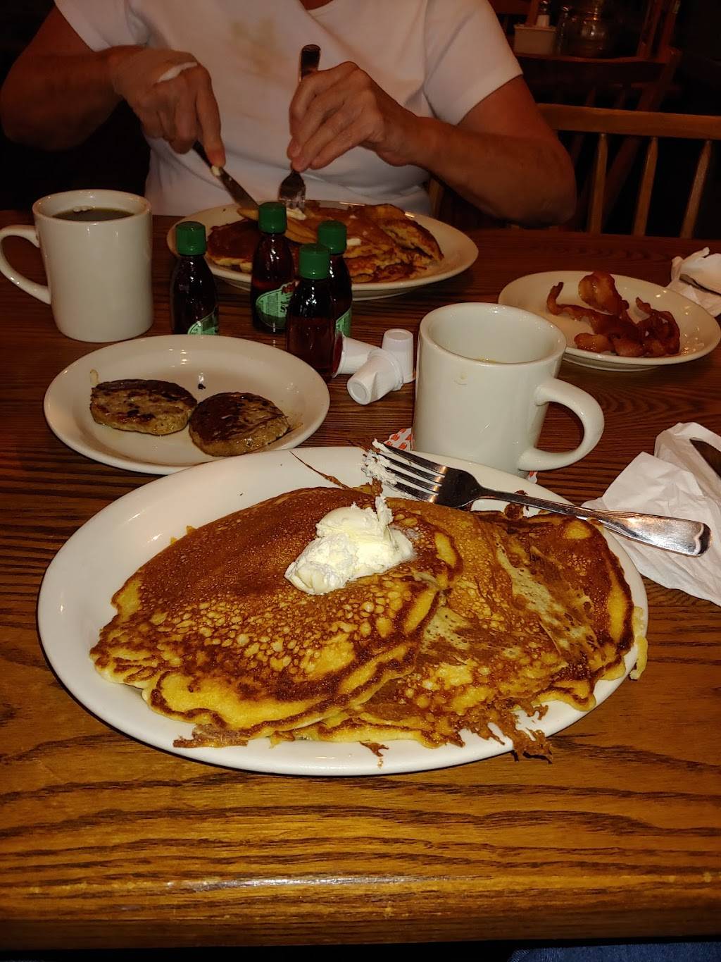 Cracker Barrel Old Country Store | restaurant | 260 Vaughan Ln, Pell City, AL 35125, USA | 2053381012 OR +1 205-338-1012