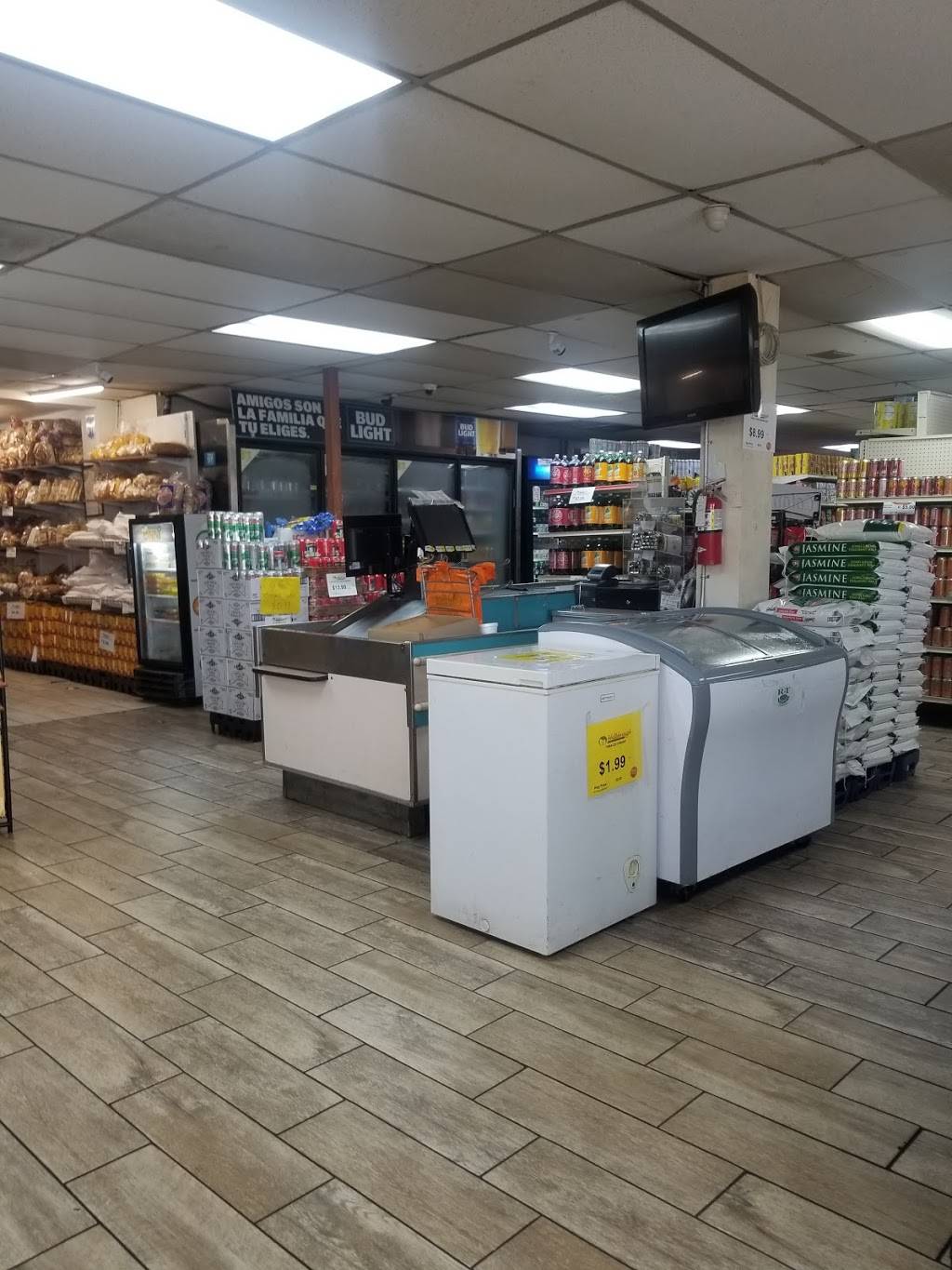 Hillsborough Fresh Market | restaurant | 4435 W Hillsborough Ave, Tampa, FL 33614, USA | 8138829406 OR +1 813-882-9406