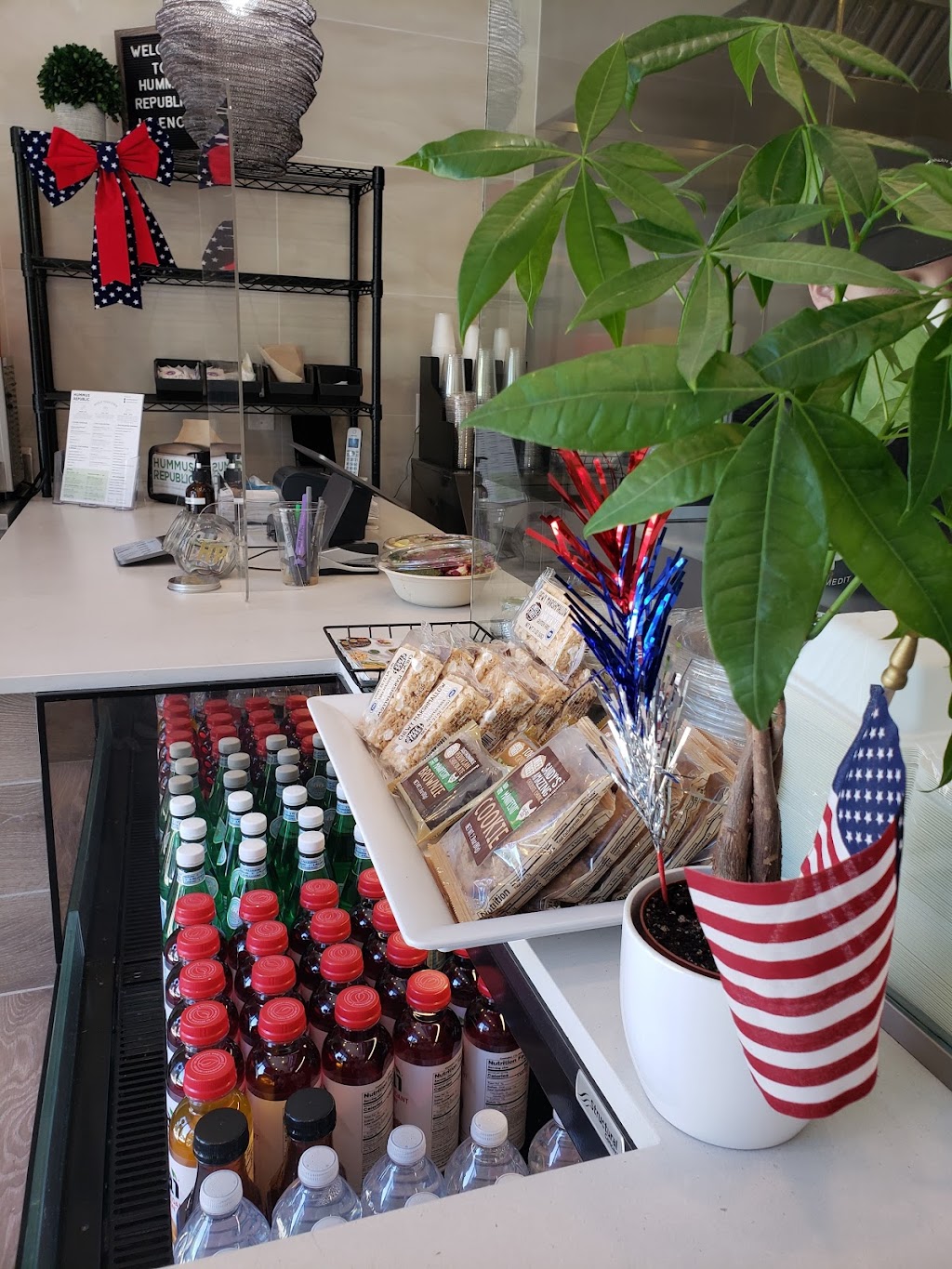 Hummus Republic | restaurant | 28108 Newhall Ranch Rd, Valencia, CA 91355, USA | 6617533757 OR +1 661-753-3757