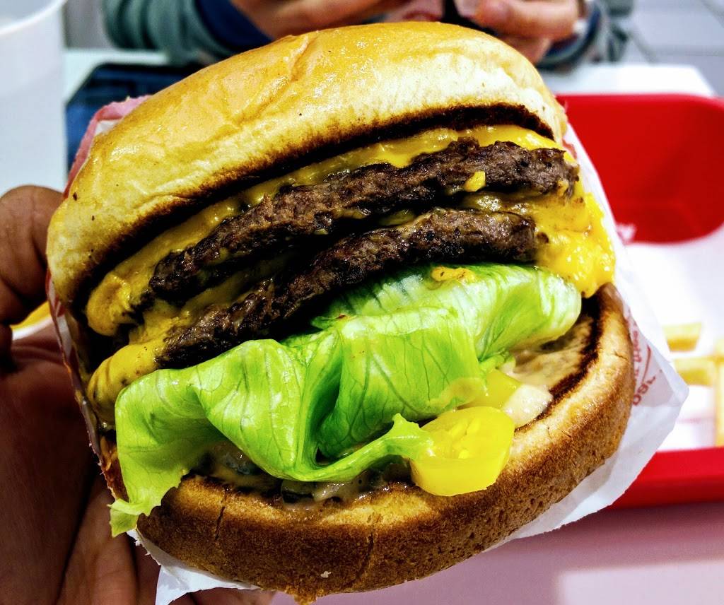 In-N-Out Burger | restaurant | 372 Gellert Blvd, Daly City, CA 94015, USA | 8007861000 OR +1 800-786-1000