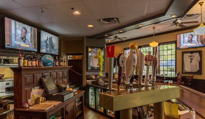 Seven Tap-Tavern | restaurant | 93 Country Club Dr, Downingtown, PA 19335, USA | 6102692000 OR +1 610-269-2000