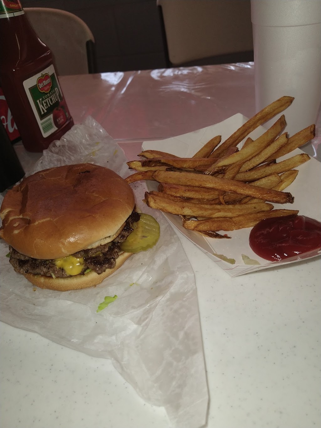 Tastee Burgers | restaurant | Lockney, TX 79241, USA | 8066522630 OR +1 806-652-2630