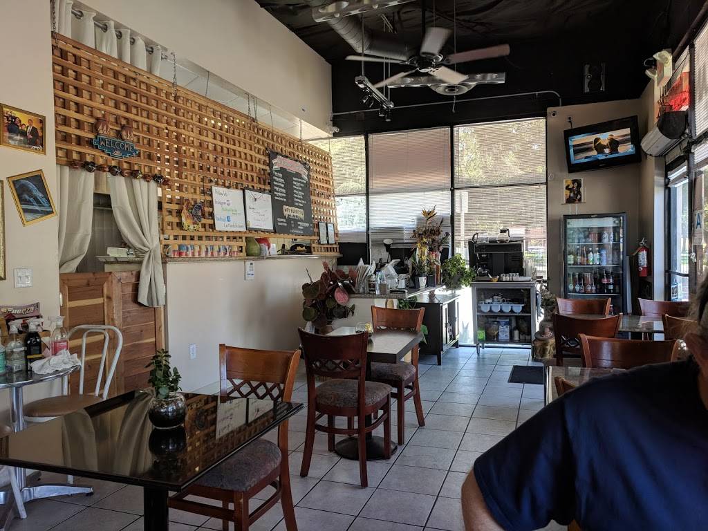 La Charrita Restaurant Mexican & Sea-Food | restaurant | 24225 Main St, Newhall, CA 91321, USA | 6612881204 OR +1 661-288-1204