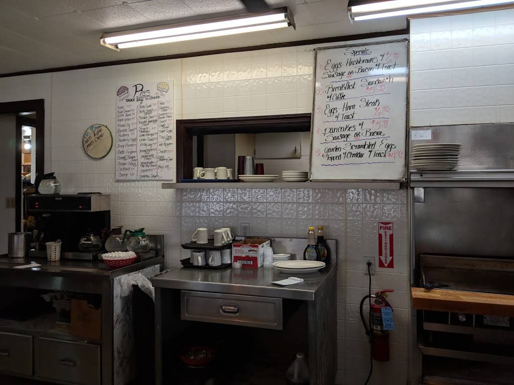 Sahrs Restaurant | restaurant | 9955 NY-16, Machias, NY 14101, USA | 7163539991 OR +1 716-353-9991