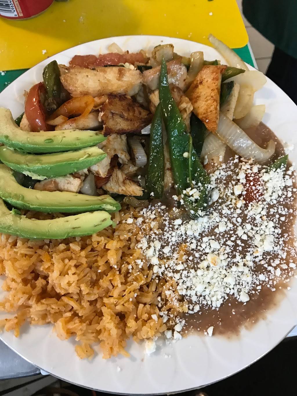 Taqueria La Michoacana | restaurant | 2020 E Main St, Woodland, CA 95776, USA | 5306611383 OR +1 530-661-1383
