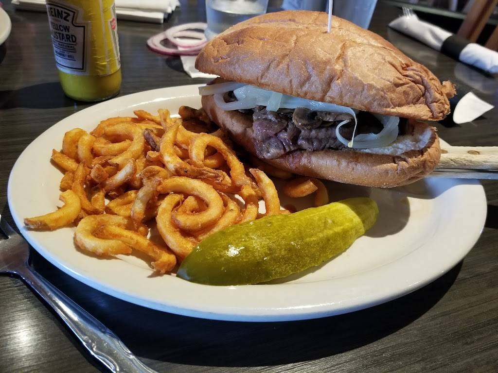 Final Approach | restaurant | 4959 S Howell Ave, Milwaukee, WI 53207, USA | 4147447060 OR +1 414-744-7060