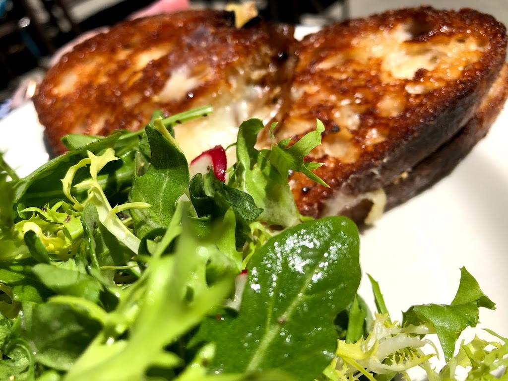 The French Broad, A Kitchen & Wine Bar | restaurant | 342 N Main St, Hendersonville, NC 28739, USA | 8285959797 OR +1 828-595-9797