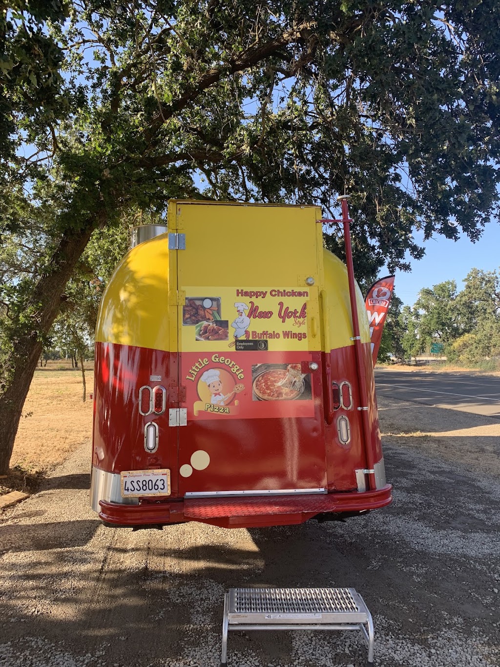 Little George Pizza and happy chicken | restaurant | 10200 CA-99, Morada, CA 95212, USA | 2096169380 OR +1 209-616-9380