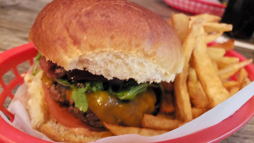 Tiger Loves Pizza | restaurant | 4932 West State Road 46 #1060, Sanford, FL 32771, USA | 4079423438 OR +1 407-942-3438