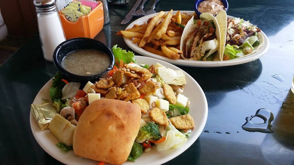 Lewis & Clarks Restaurant | restaurant | 217 S Main St, St Charles, MO 63301, USA | 6369473334 OR +1 636-947-3334