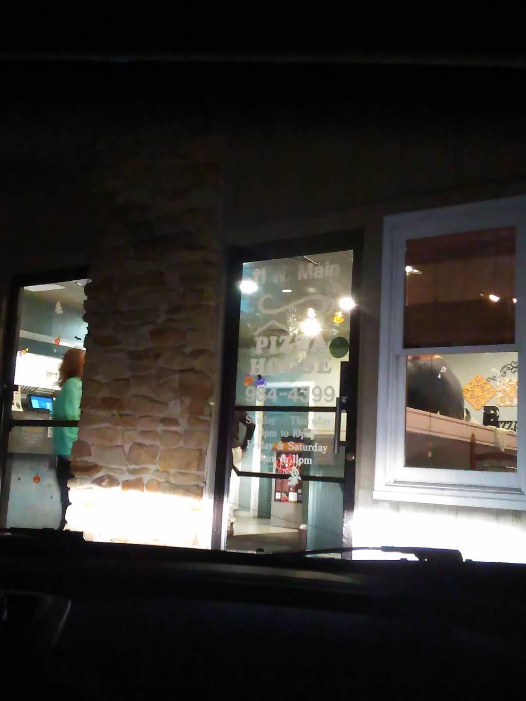 Pizza House | restaurant | 11 N Main St, Cicero, IN 46034, USA | 3179844399 OR +1 317-984-4399