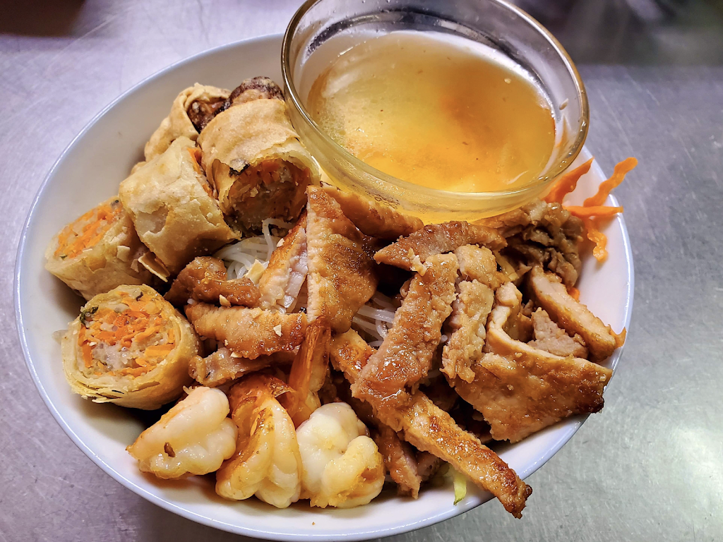 Dynasty Chinese and Vietnamese Cuisine | meal takeaway | Dynasty Chinese And Vietnamese Cuisine, 5326 W 26th St, Sioux Falls, SD 57106, USA | 6053628888 OR +1 605-362-8888