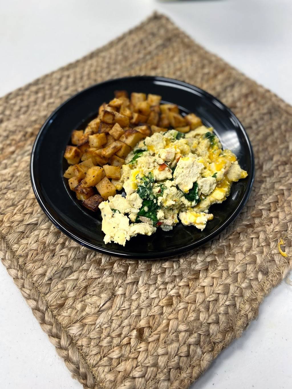 Kraving Thyme Family Meal Prep | restaurant | 10065 Niagara Falls Blvd, Niagara Falls, NY 14304, USA | 7166045608 OR +1 716-604-5608