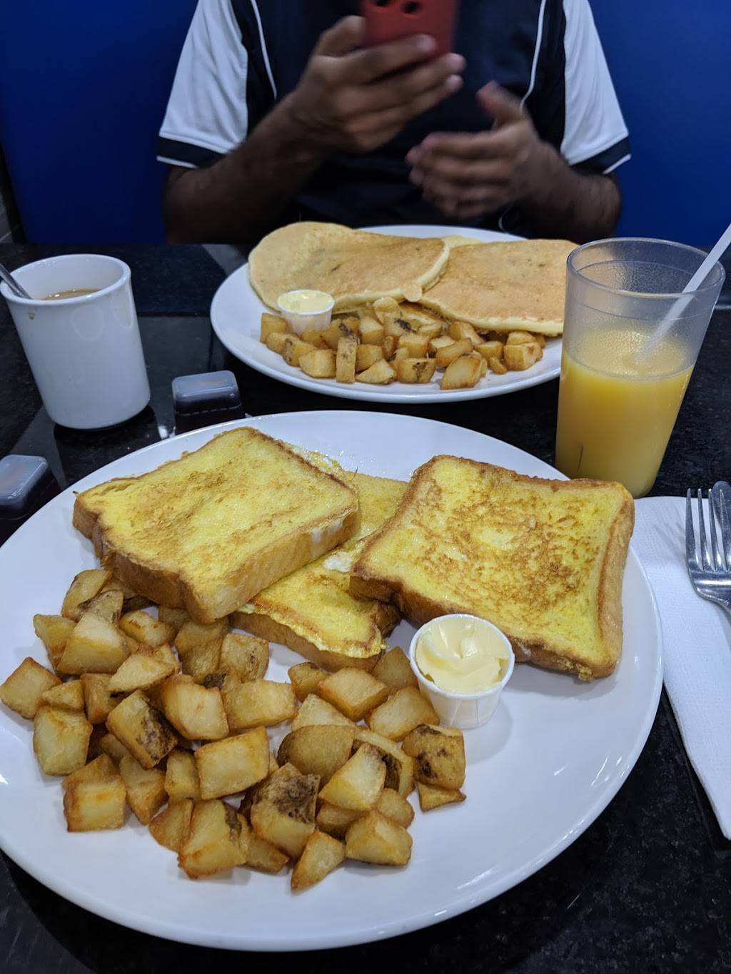 Halibut House Fish and Chips Inc. | restaurant | 3483 Kingston Rd, Scarborough, ON M1M 1R4, Canada | 4162650777 OR +1 416-265-0777