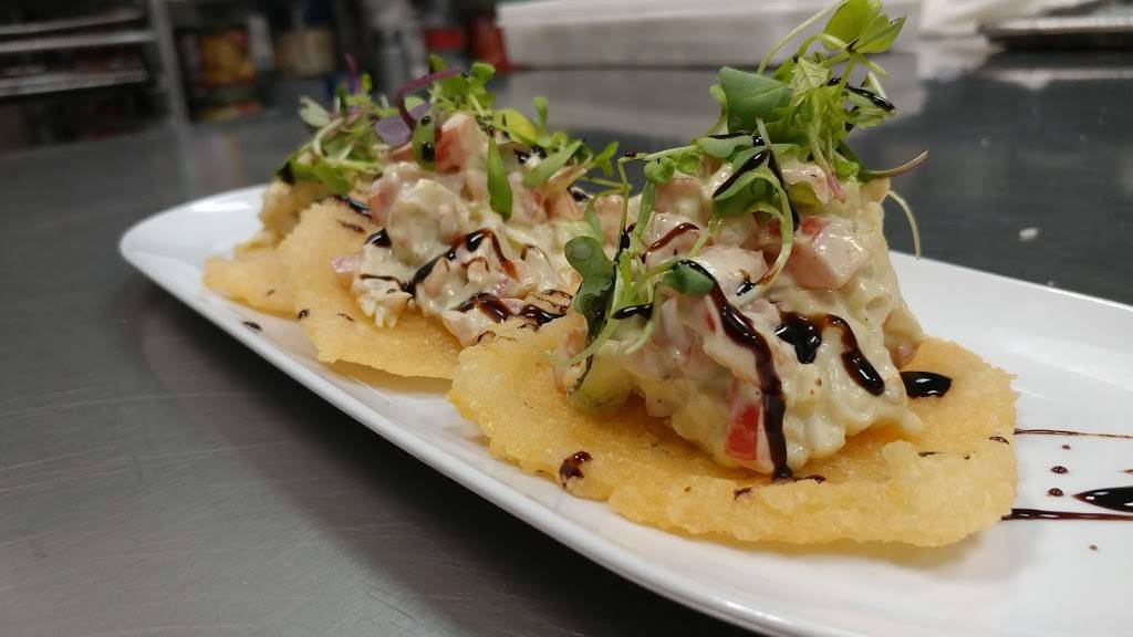 Yolo Restaurant & Lounge | restaurant | 5841 Transit Rd, East Amherst, NY 14051, USA | 7166884479 OR +1 716-688-4479