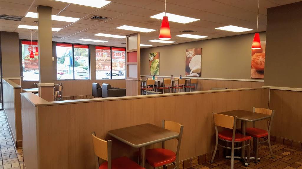 Burger King | restaurant | 4196 North Main St, Bridgeport, CT 06606, USA | 2033742422 OR +1 203-374-2422