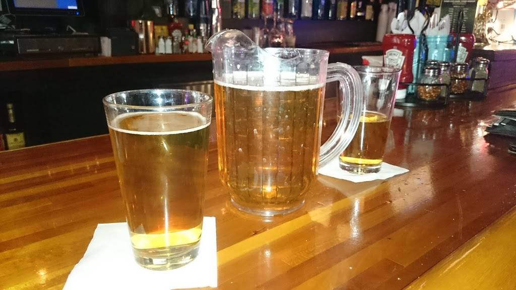 Vans Downtown Davenport | restaurant | 217 Brady St, Davenport, IA 52803, USA | 5633231700 OR +1 563-323-1700