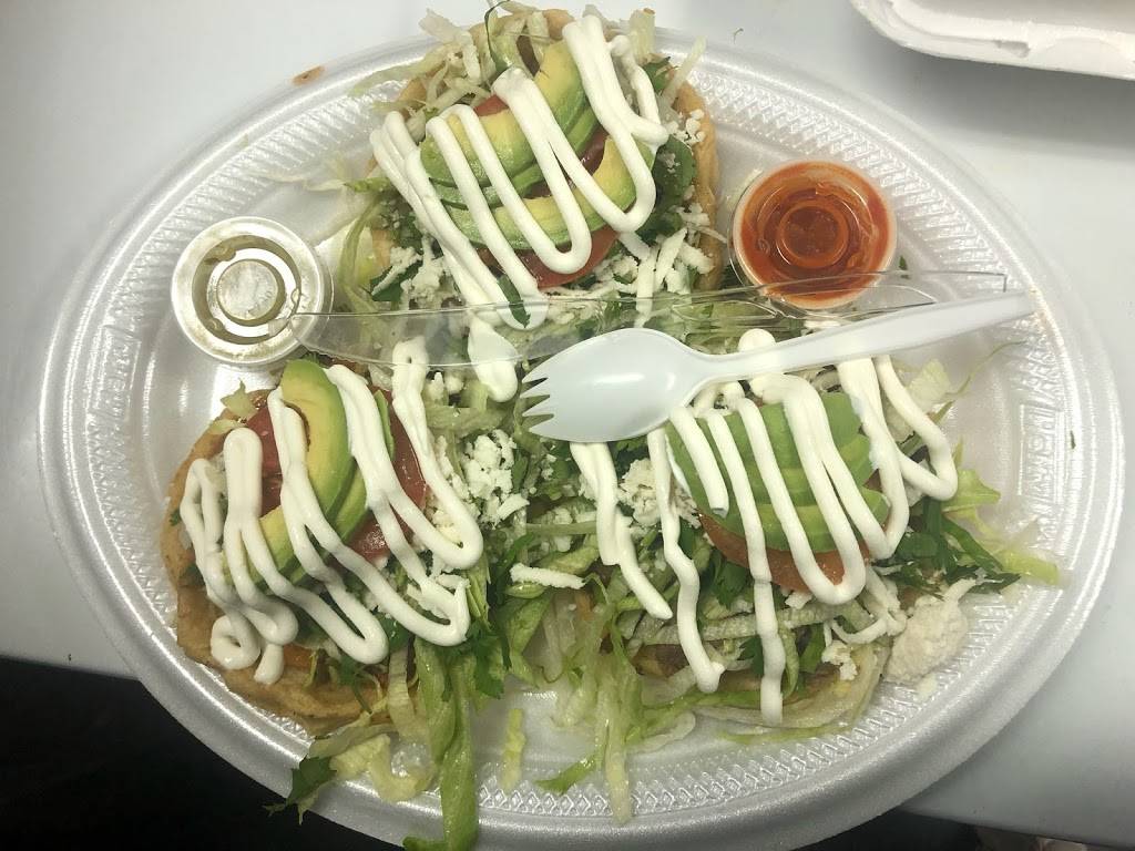 Tacos Don Guicho y su fam | restaurant | 2309 MacArthur Dr, Orange, TX 77630, USA | 4092168971 OR +1 409-216-8971