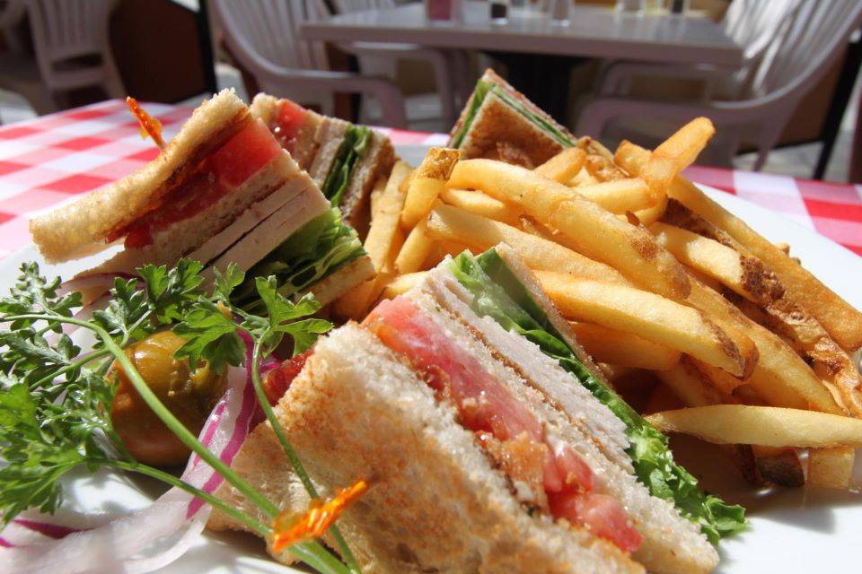 Bobs Big Boy | cafe | 4211 W Riverside Dr, Burbank, CA 91505, USA | 8188439334 OR +1 818-843-9334