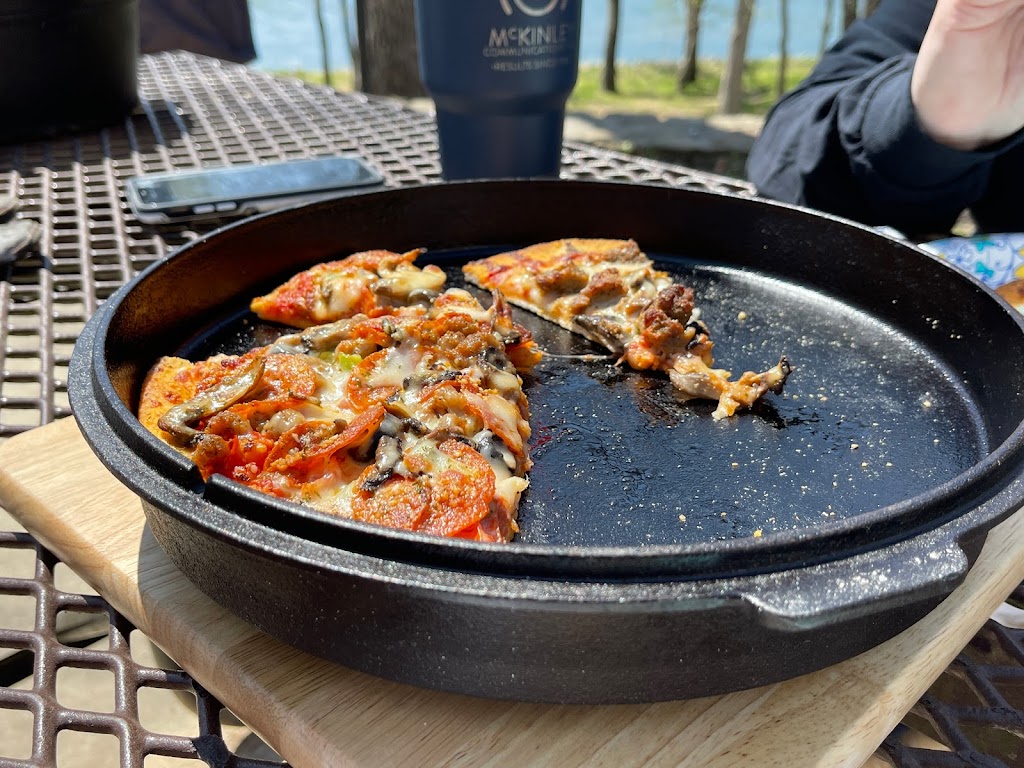 Bushs Pizza | meal delivery | 803 Central Blvd, Bull Shoals, AR 72619, USA | 8704454100 OR +1 870-445-4100