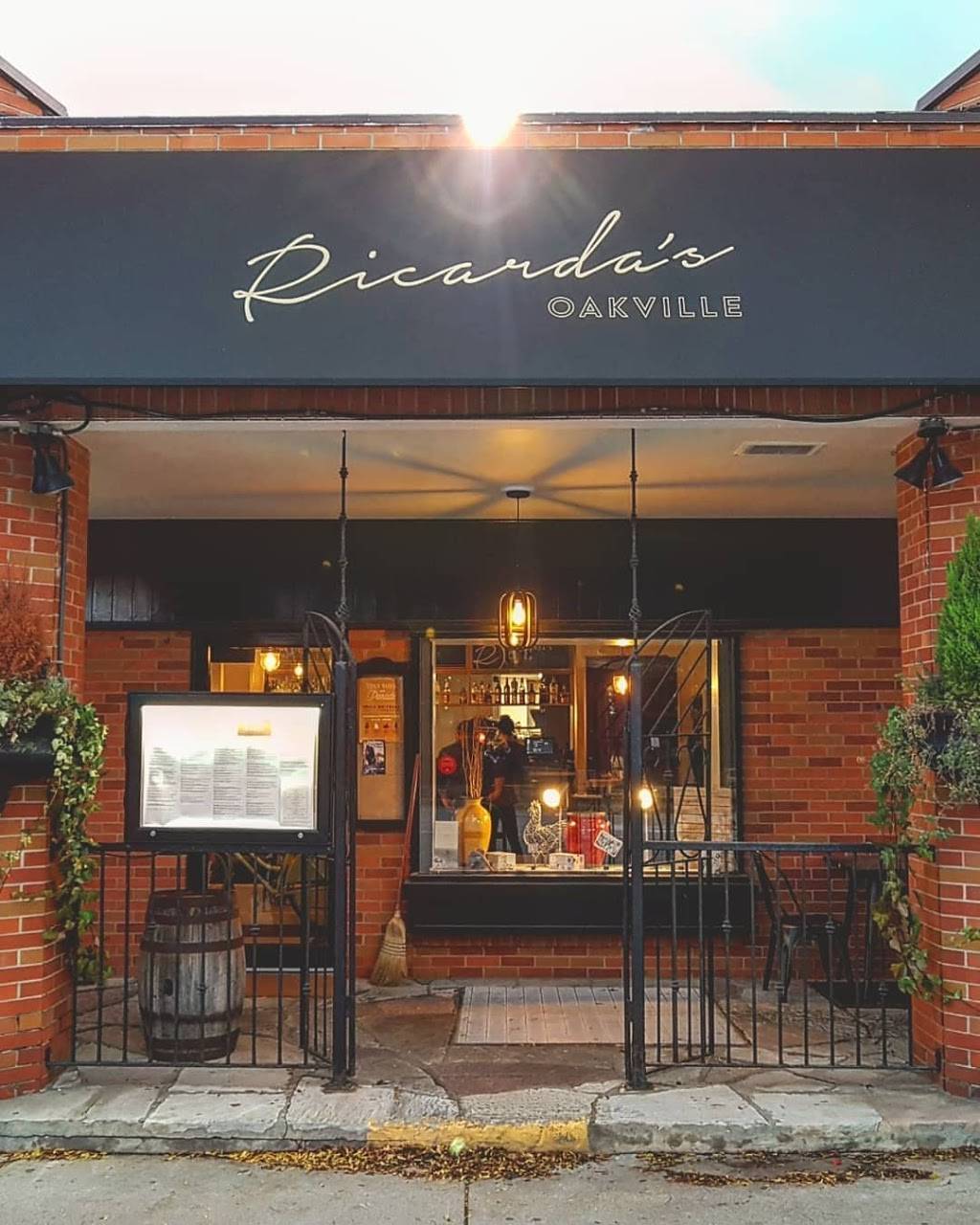 Ricardas Mediterranean Restaurant | restaurant | 312 Lakeshore Rd E, Oakville, ON L6J 1J2, Canada | 9058447401 OR +1 905-844-7401