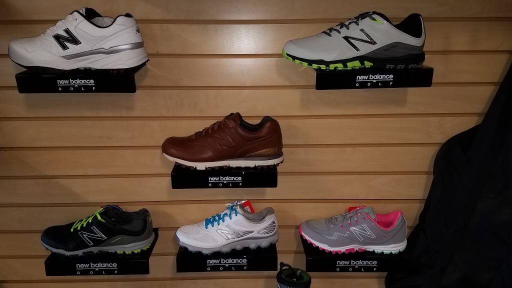 Crazy Horse Sports Club And Golf Course | restaurant | 922 Crazy Horse Rd, Hutchinson, KS 67502, USA | 6206635301 OR +1 620-663-5301