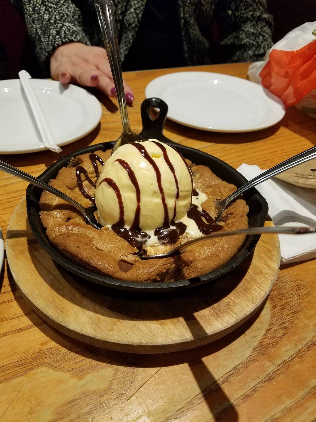 Chilis Grill & Bar | meal takeaway | 4000 Jericho Turnpike, East Northport, NY 11731, USA | 6314622070 OR +1 631-462-2070