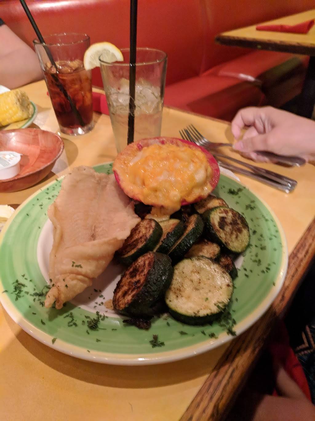 Oasis Oyster Bar & Grill | restaurant | 1370 Hobbton Hwy, Clinton, NC 28328, USA | 9105902855 OR +1 910-590-2855