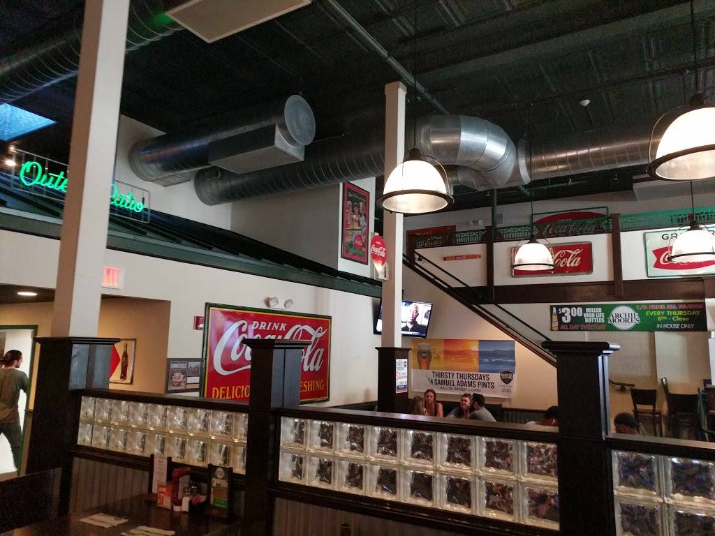 Archie Moores Bar & Restaurant | restaurant | 17 Elizabeth St, Derby, CT 06418, USA | 2037323255 OR +1 203-732-3255