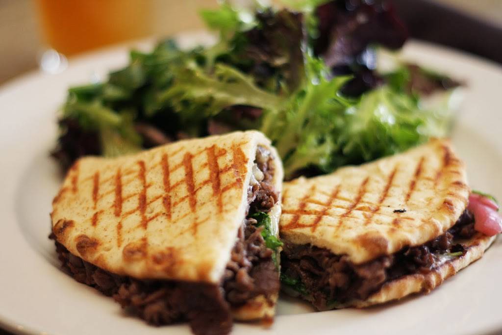 Positive Pie Hardwick | restaurant | 87 S Main St, Hardwick, VT 05843, USA | 8024727126 OR +1 802-472-7126