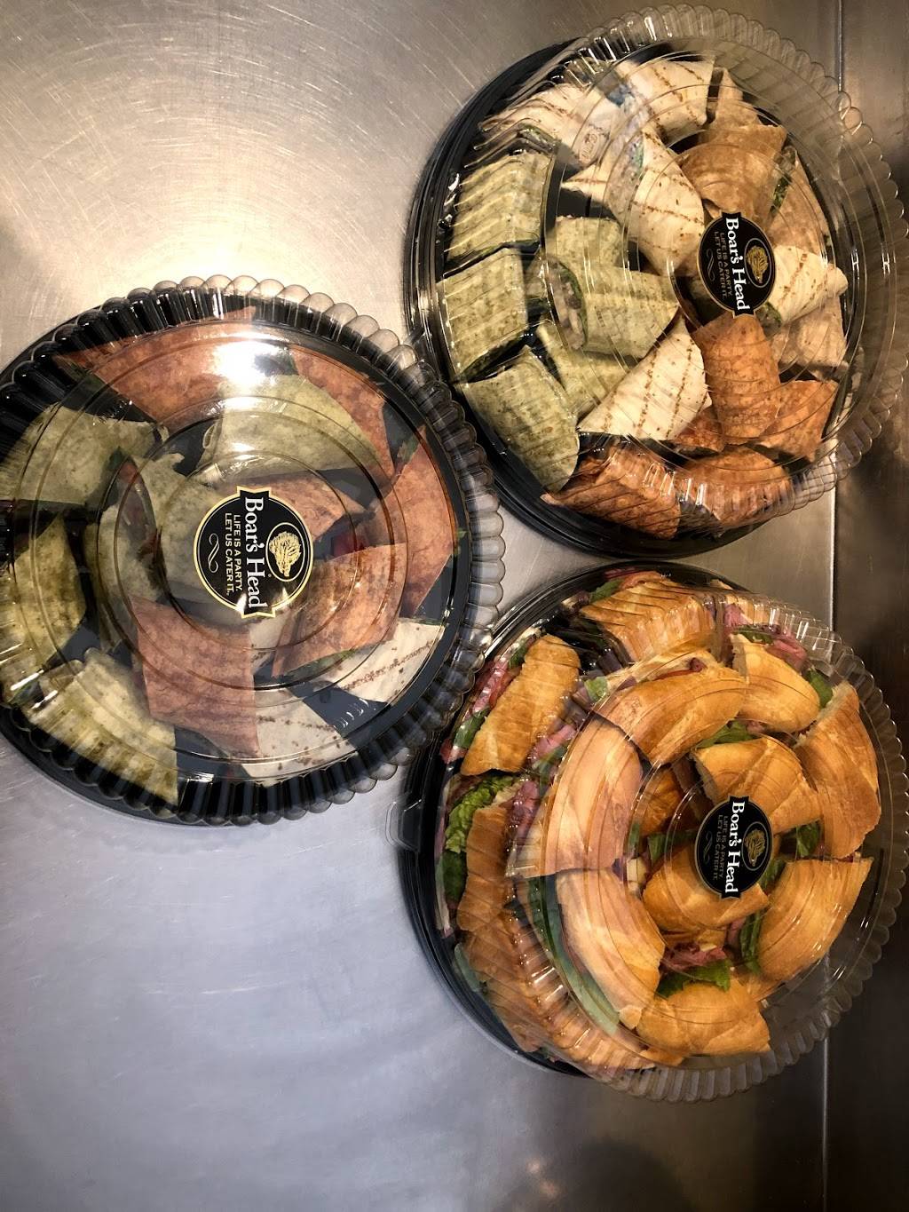 Monument Square Market | restaurant | 4 Monument Square, Hollis, NH 03049, USA | 6034657111 OR +1 603-465-7111