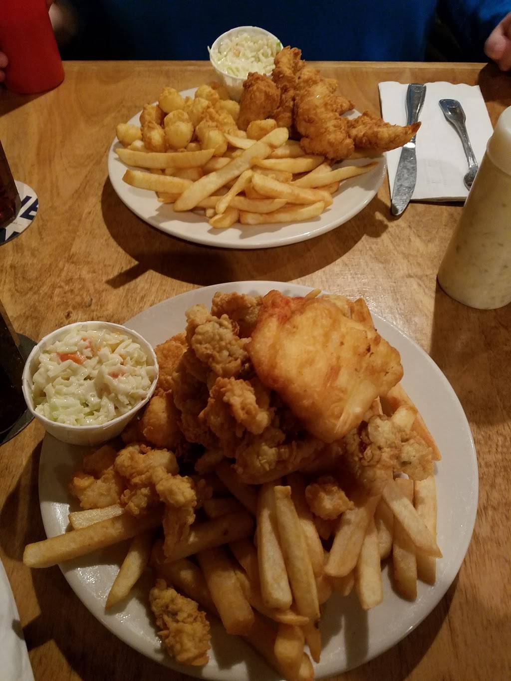 Weathervane Seafood Restaurant | restaurant | 379 Dover Rd, Chichester, NH 03258, USA | 6032254044 OR +1 603-225-4044