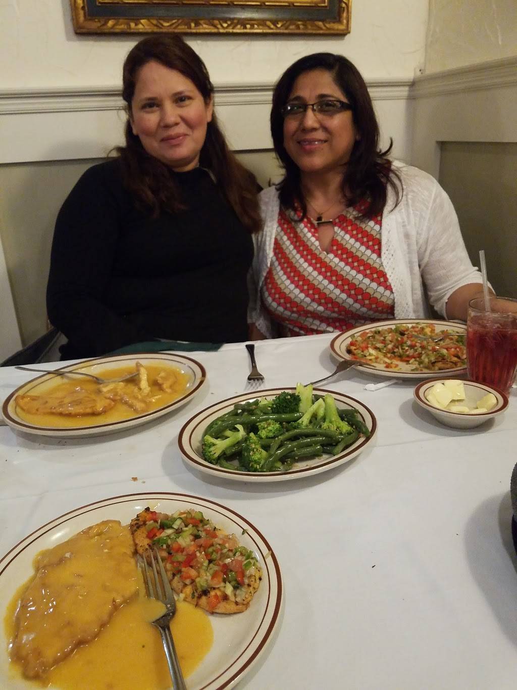 El Parral Restaurant | restaurant | 8 Berry Hill Rd, Syosset, NY 11791, USA | 5169212844 OR +1 516-921-2844