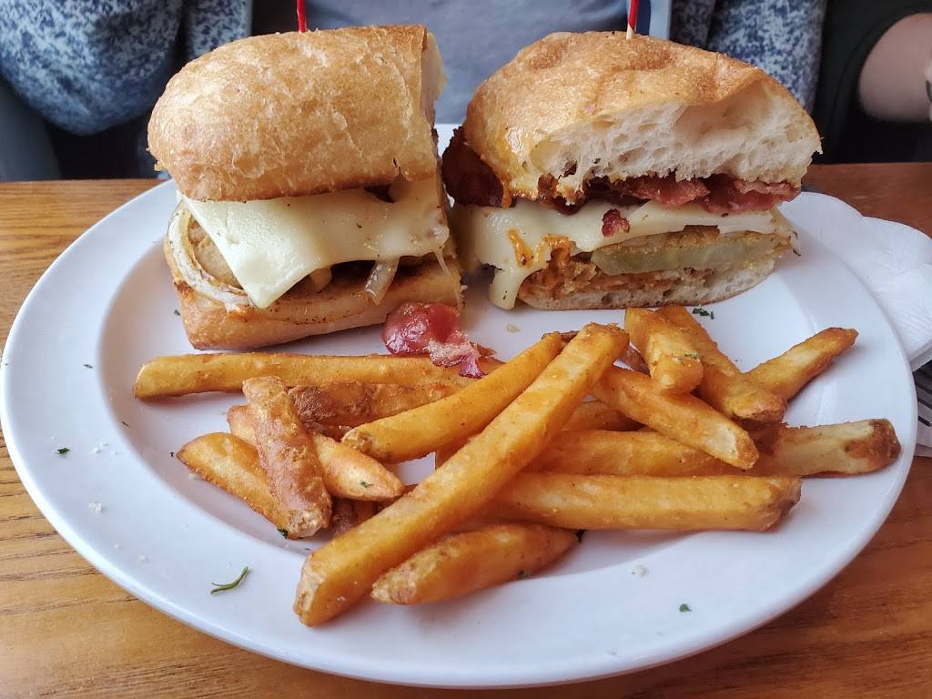 Gnats Landing | restaurant | 470 S Main St, Statesboro, GA 30458, USA | 9124898291 OR +1 912-489-8291