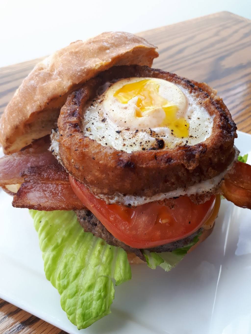 Downie Street Burgers | restaurant | 107 Downie St, Stratford, ON N5A 1X2, Canada | 5195085500 OR +1 519-508-5500