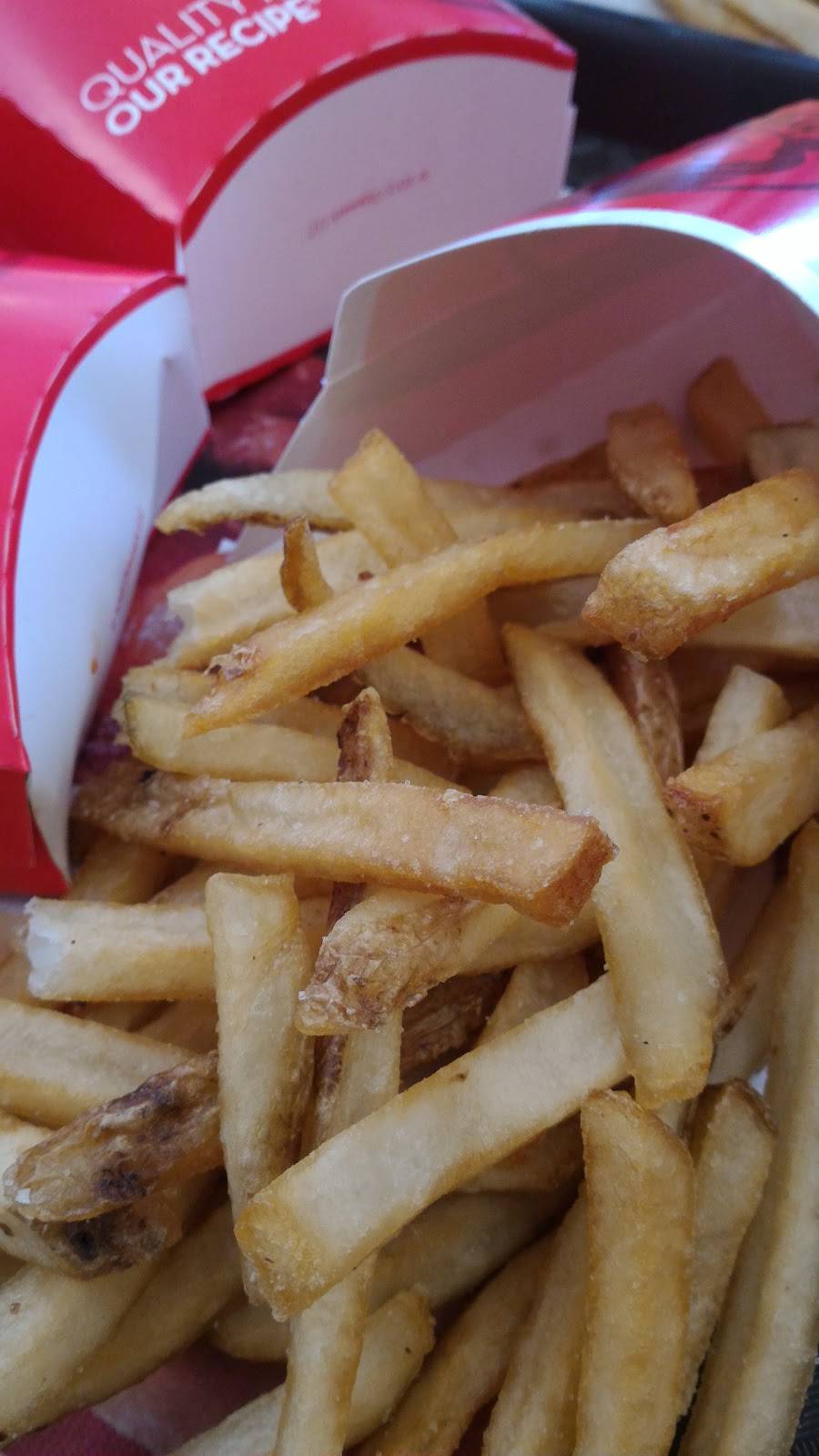 Wendys | restaurant | 330 Middlesex Ave, Medford, MA 02155, USA | 6172033014 OR +1 617-203-3014