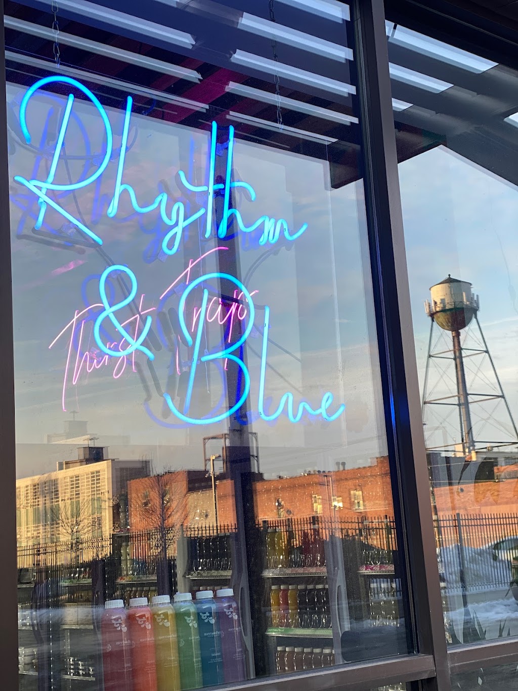 Rhythm + Blue Juice Company Corktown | restaurant | 1400 W Elizabeth St Suite 110, Detroit, MI 48216, USA | 3134422402 OR +1 313-442-2402